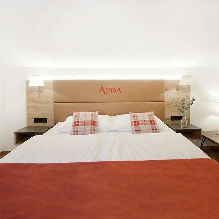 Hotel Alpina Superior Pettneu am Arlberg Exteriör bild