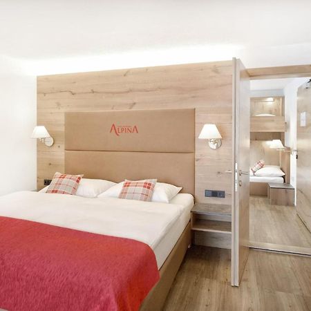 Hotel Alpina Superior Pettneu am Arlberg Exteriör bild