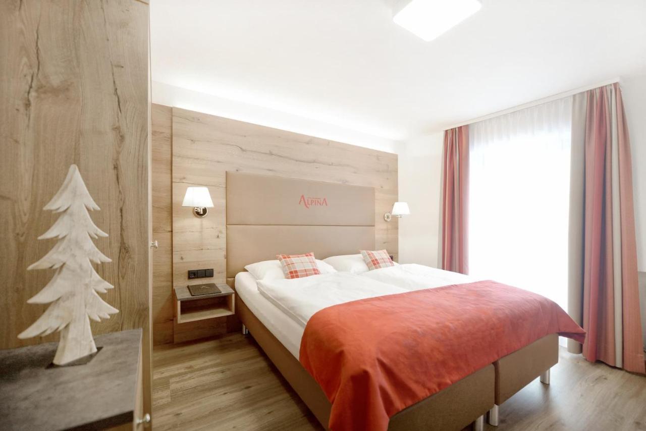 Hotel Alpina Superior Pettneu am Arlberg Exteriör bild
