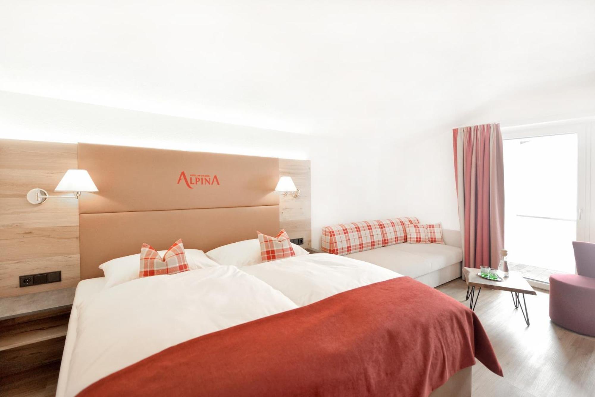 Hotel Alpina Superior Pettneu am Arlberg Exteriör bild