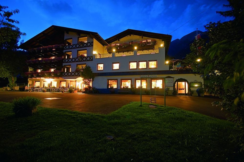 Hotel Alpina Superior Pettneu am Arlberg Exteriör bild